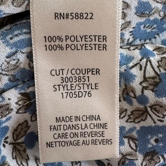 Max Studio Top Size Medium Tiny Blue Floral Print - Picture 6 of 7